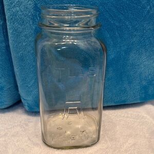 vintage Hazel-Atlas "Strong Shoulder" Mason jar